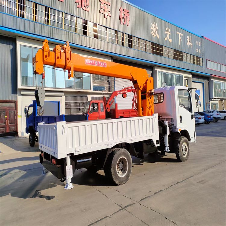 林内乡三轮随车吊定制 农用改装机自备吊中瑞长期出售